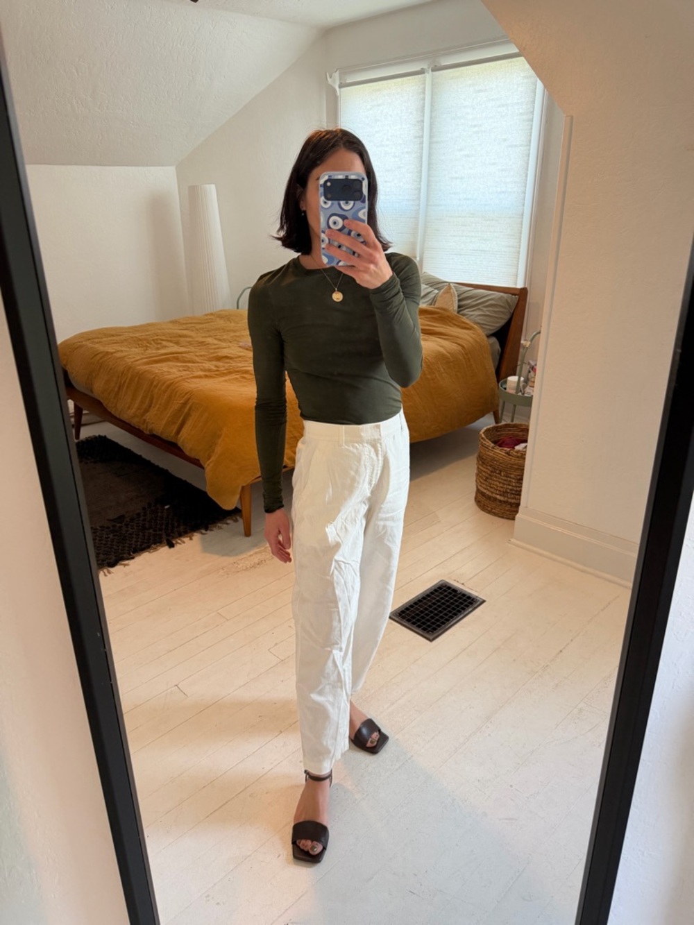 Uniqlo Straight-Leg Linen Pants in White